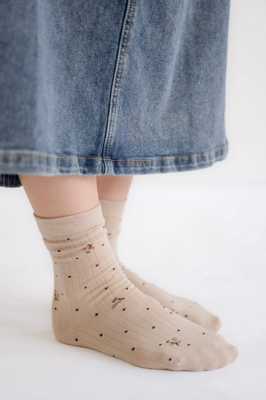 Retro Floral Print socks in Brown