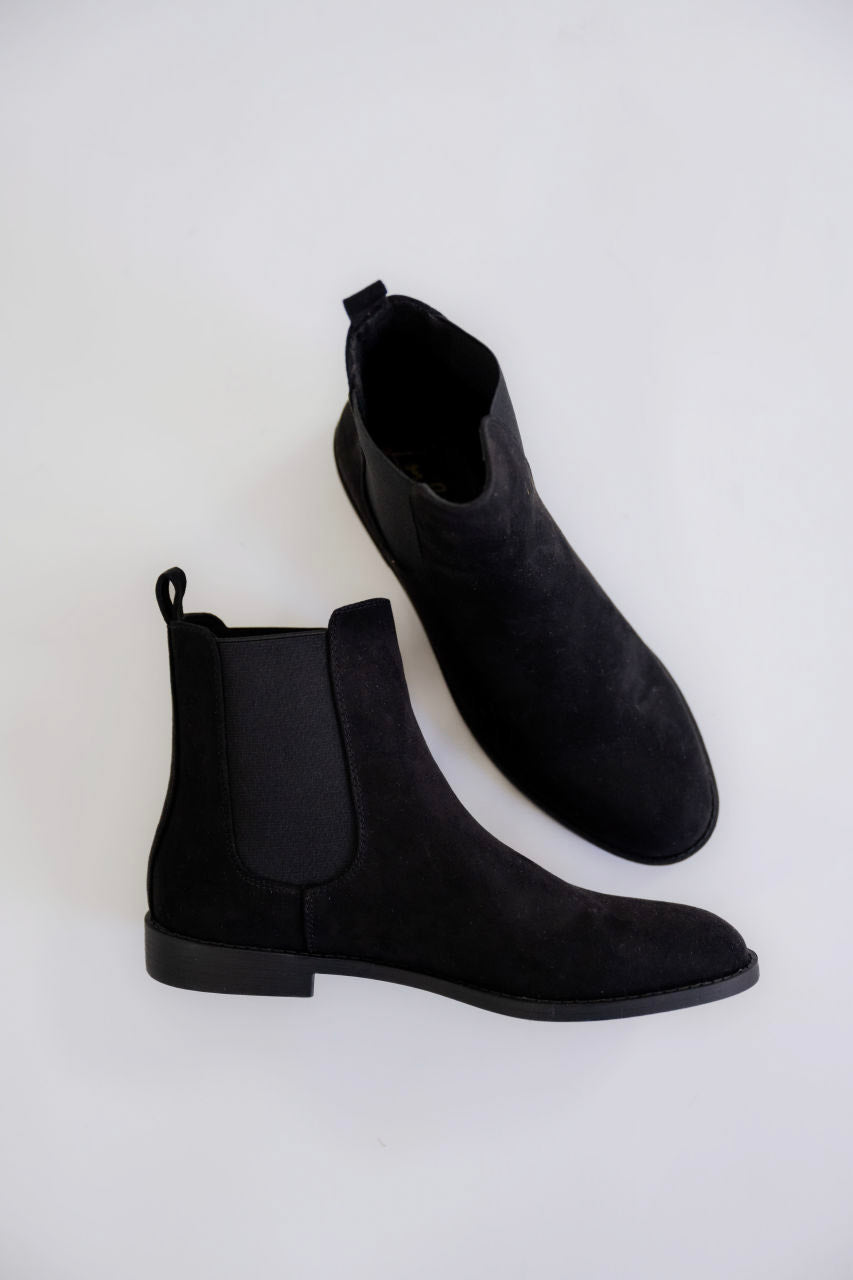 Chelsea Boots in Black - Chelsea Boots in Black - 6 - Salt and Honey