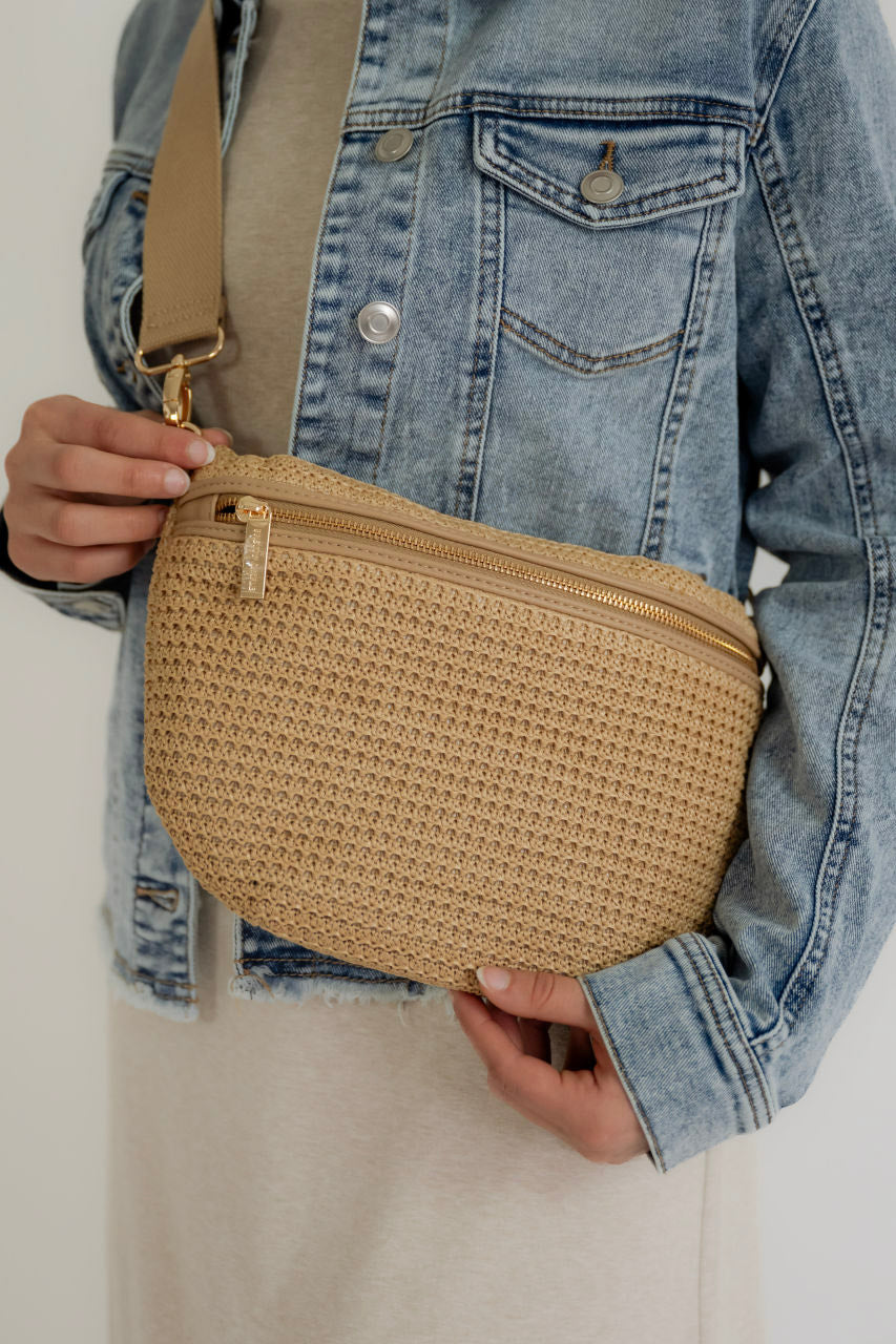 Raffia Crossbody Bag in Natural