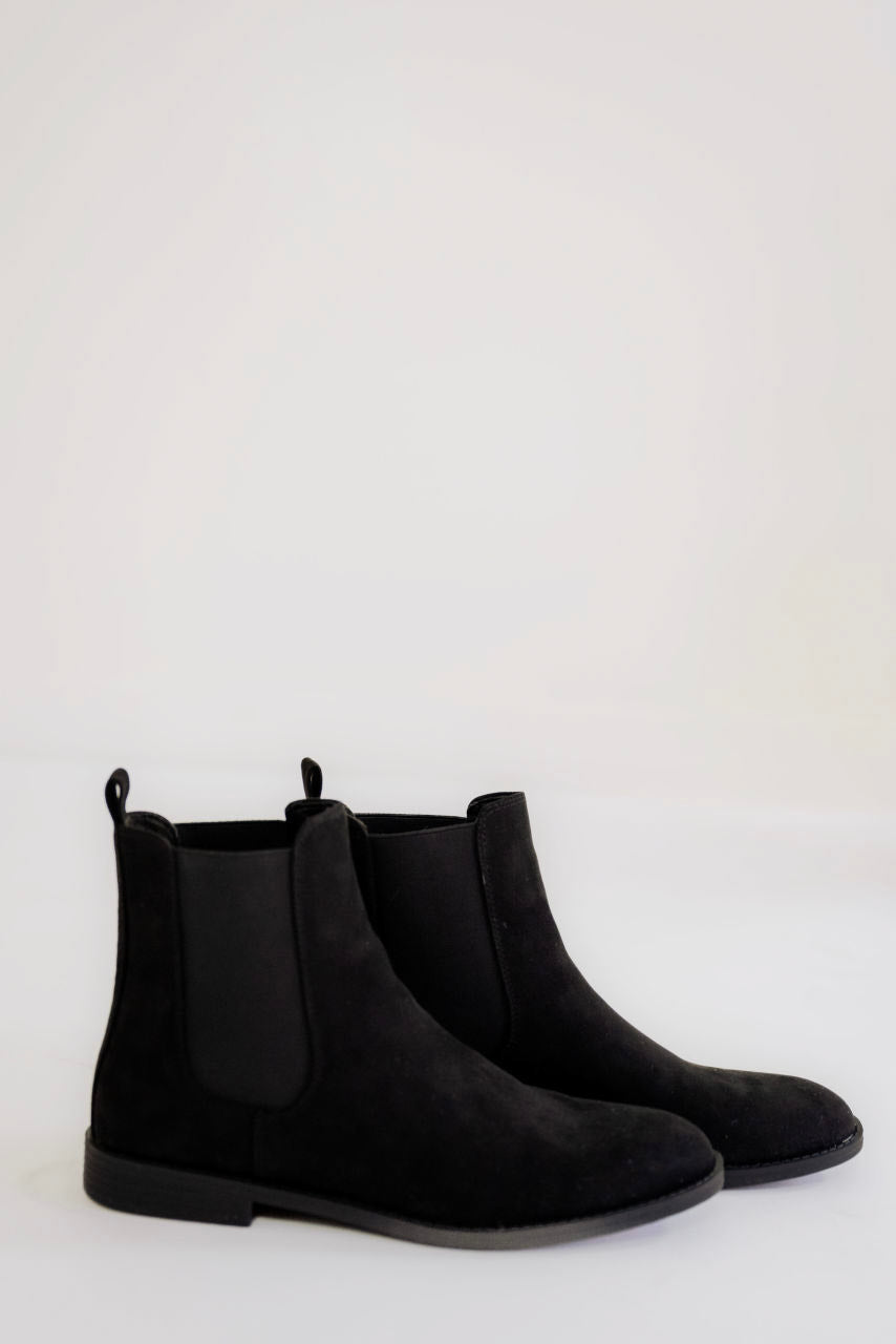 Chelsea Boots in Black - Chelsea Boots in Black - 6 - Salt and Honey