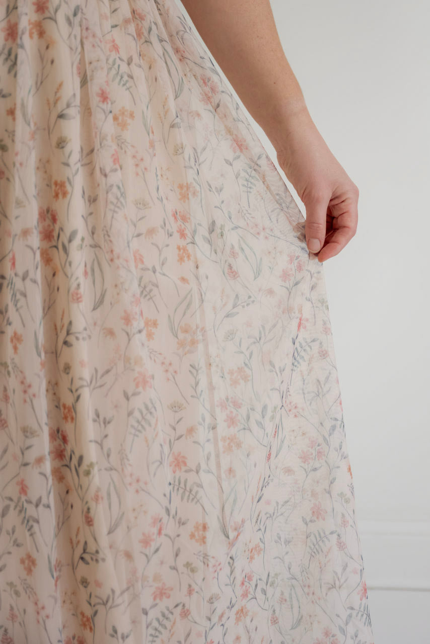 Aylin Smocked Floral Dress in Garden Pink