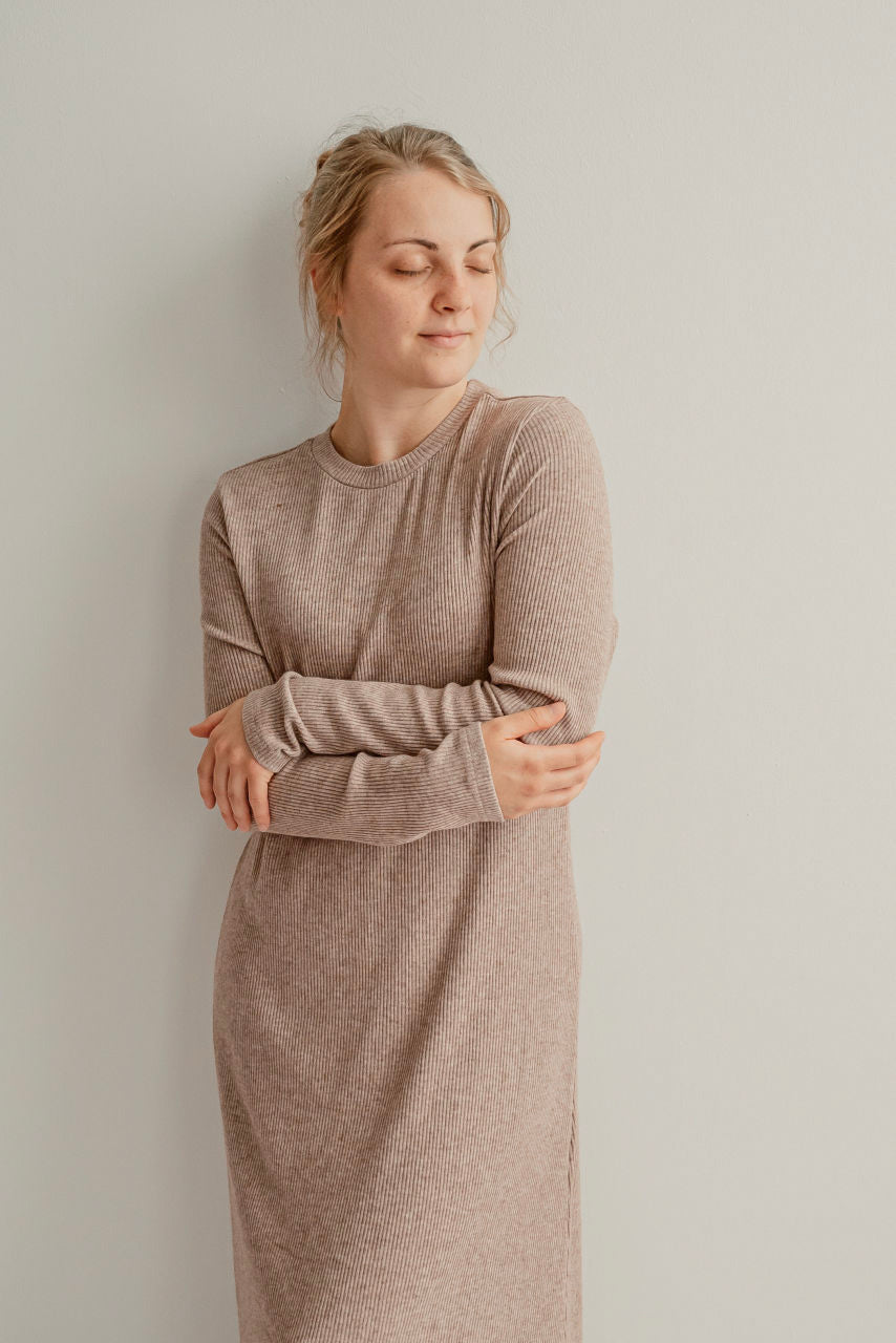 Oakland Ribbed Knit Dress in Taupe