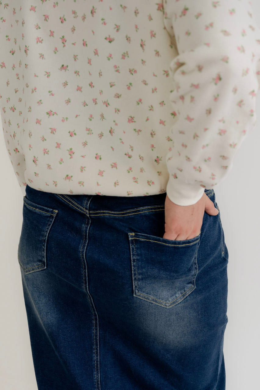 Sara 29" Skirt in Dark Wash