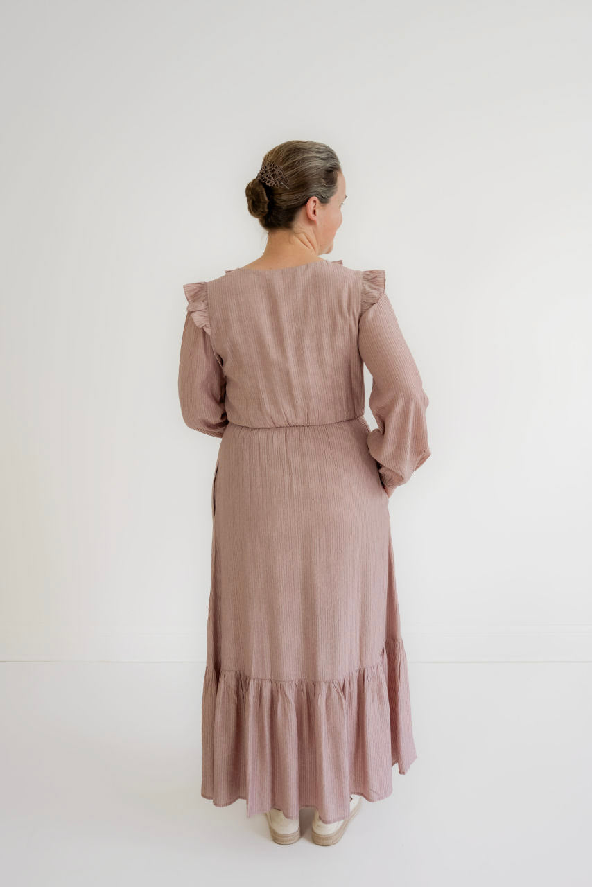 Shaye Textured Midi Dress in Mauve