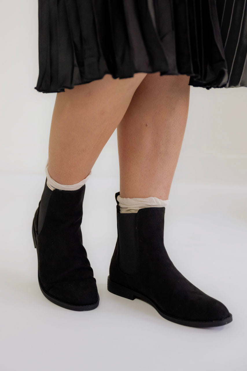 Chelsea Boots in Black - Chelsea Boots in Black - 6 - Salt and Honey