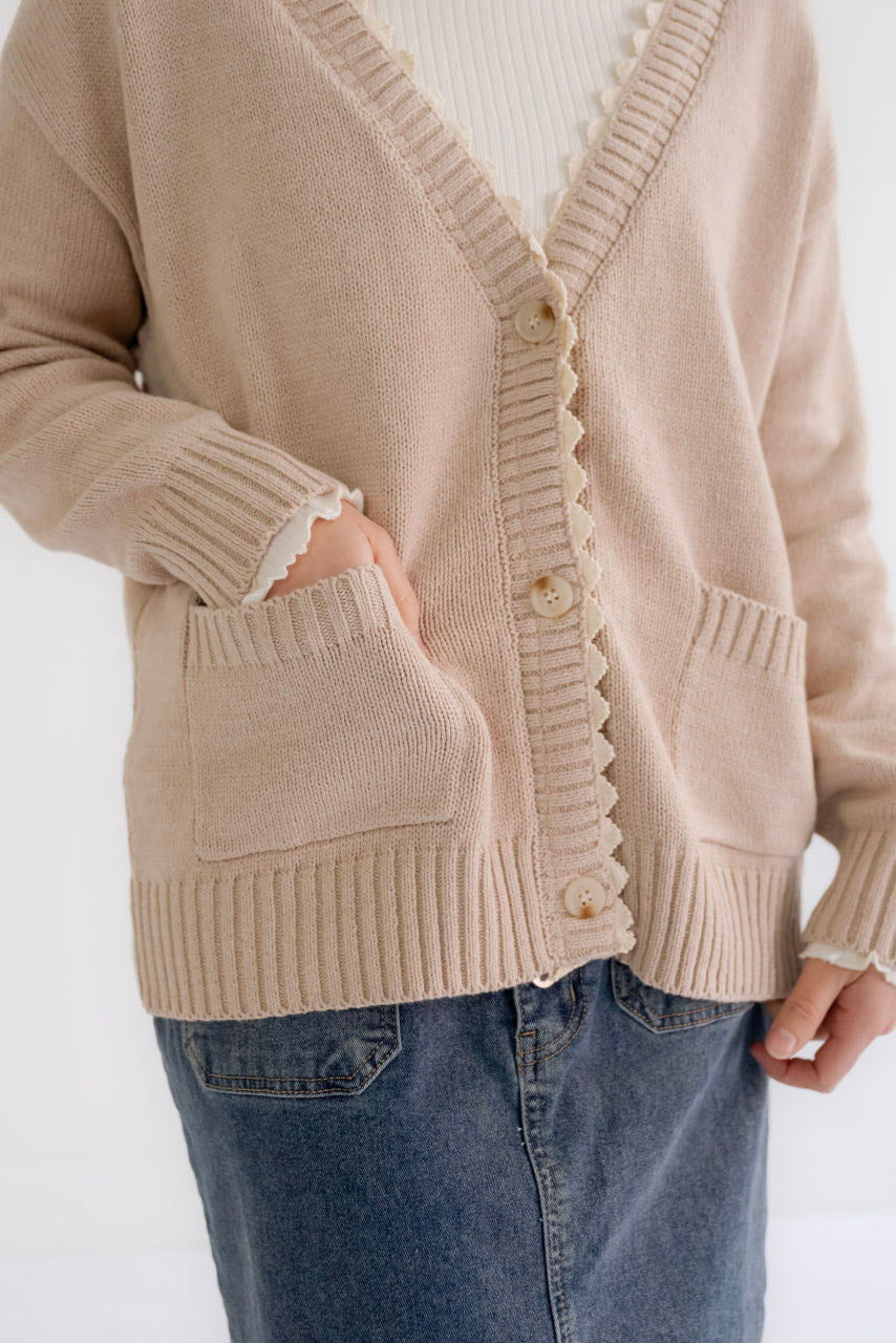 Vera Scalloped Cardigan in Cloud Pink