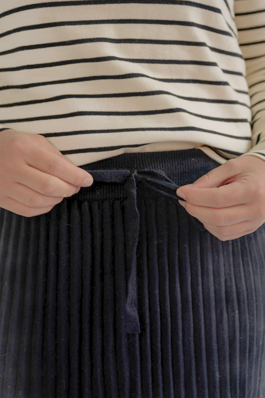 Danielle Pleated Knit Maxi Skirt in Black - Danielle Pleated Knit Maxi Skirt in Black - S - Salt and Honey