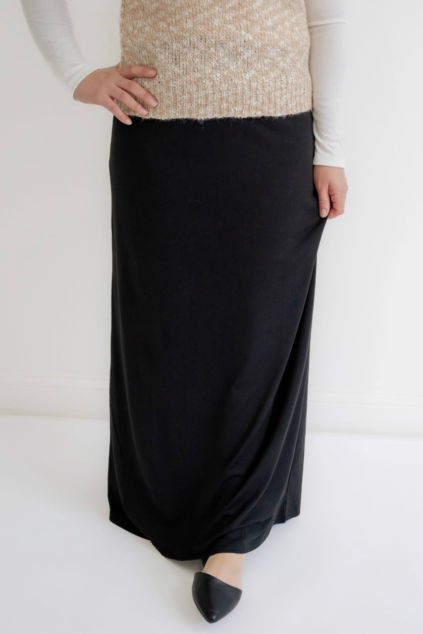 Clarise Knit Maxi Skirt in Black