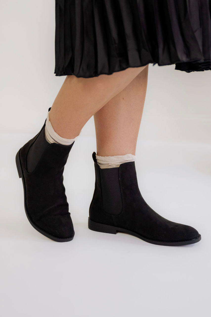 Chelsea Boots in Black - Chelsea Boots in Black - 6 - Salt and Honey