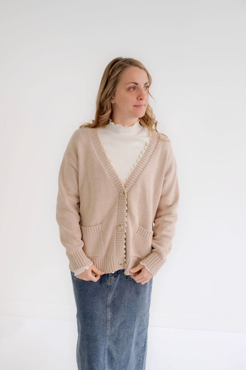 Vera Scalloped Cardigan in Cloud Pink