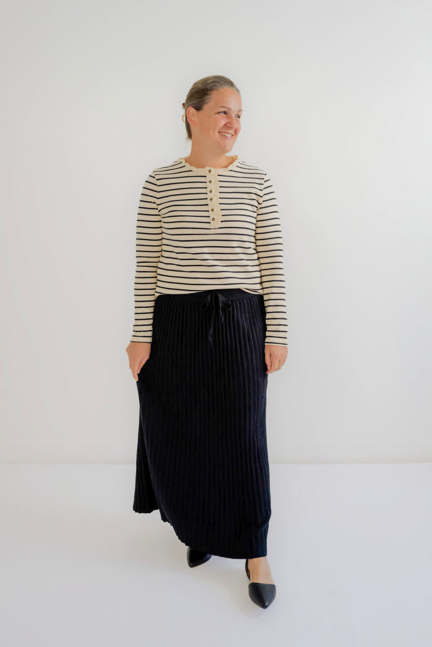 Danielle Pleated Knit Maxi Skirt in Black - Danielle Pleated Knit Maxi Skirt in Black - S - Salt and Honey