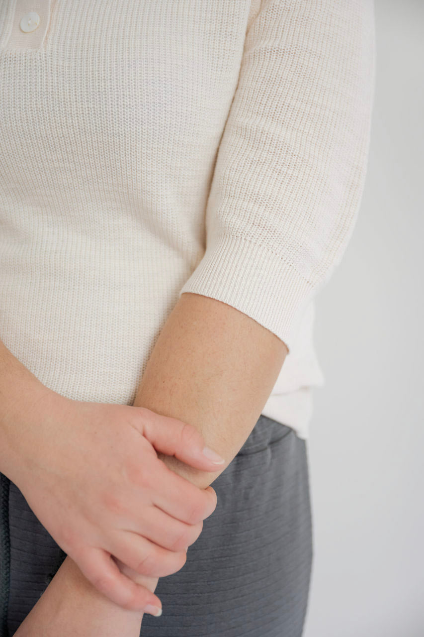 Leona Lightweight Sweater Top in Ivory