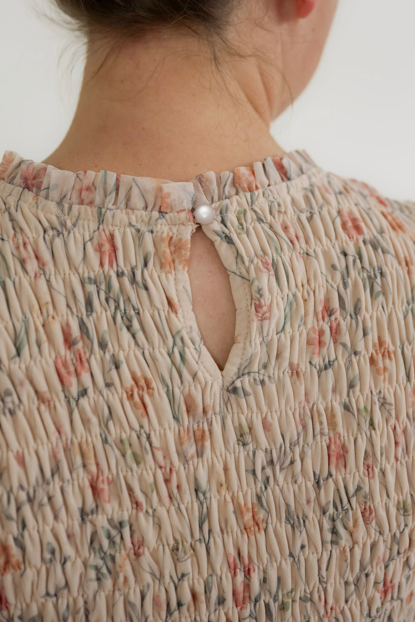 Aylin Smocked Floral Dress in Garden Pink