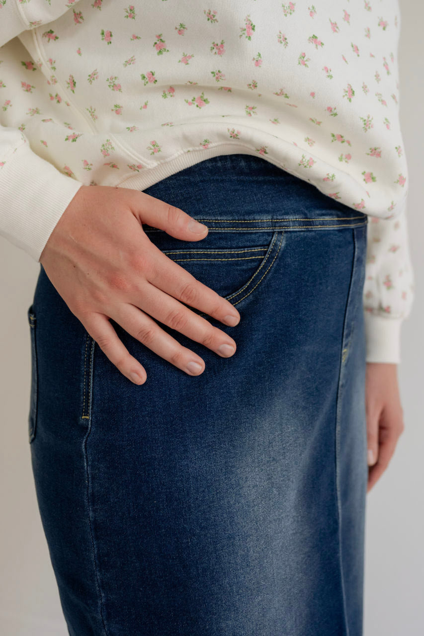 Sara 29" Skirt in Dark Wash