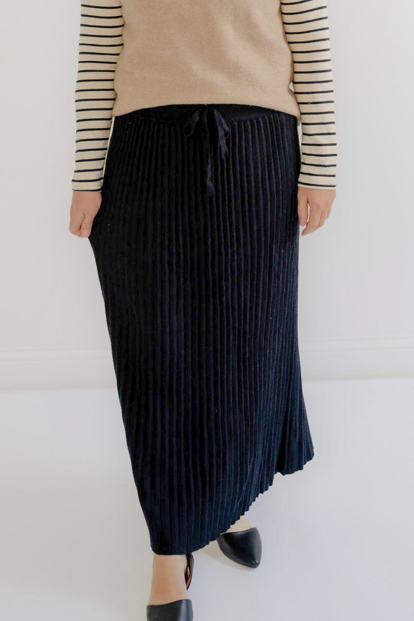 Danielle Pleated Knit Maxi Skirt in Black - Danielle Pleated Knit Maxi Skirt in Black - S - Salt and Honey