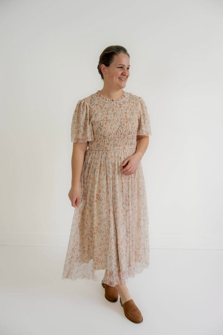 Aylin Smocked Floral Dress in Garden Pink