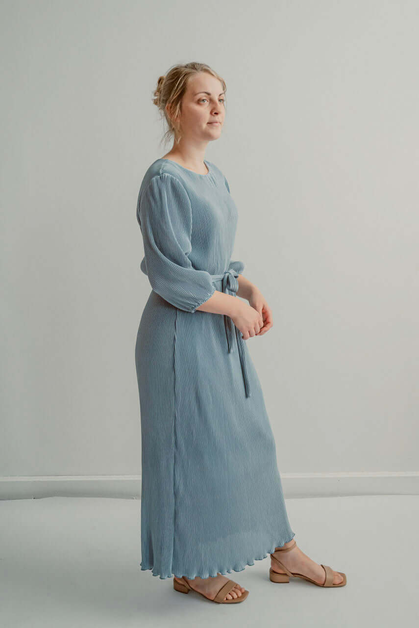 Meredith Crinkle Maxi Dress In Dusty Blue