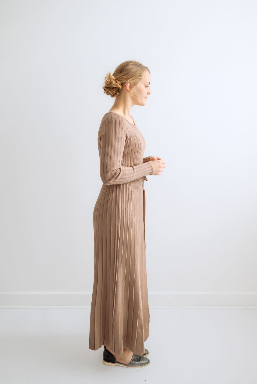 Vermont Pleated Maxi Dress in Gingerbread