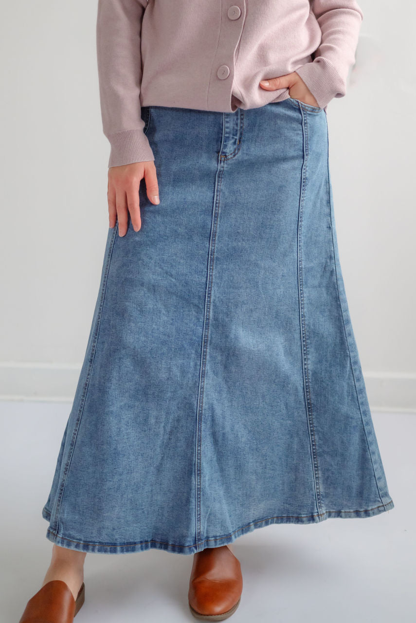 Sedona Midi Denim Skirt in Medium Wash