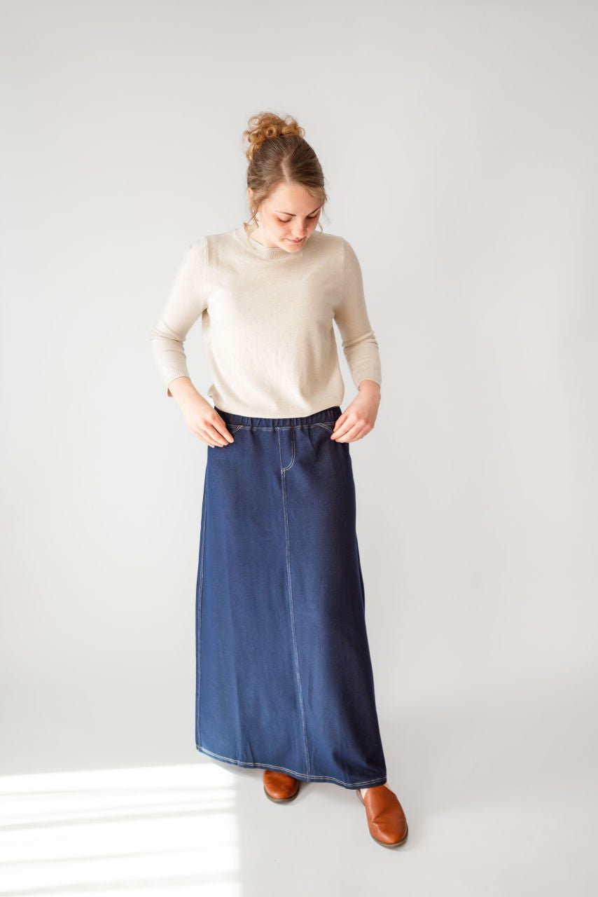 Caroline Knit Maxi Skirt in Navy